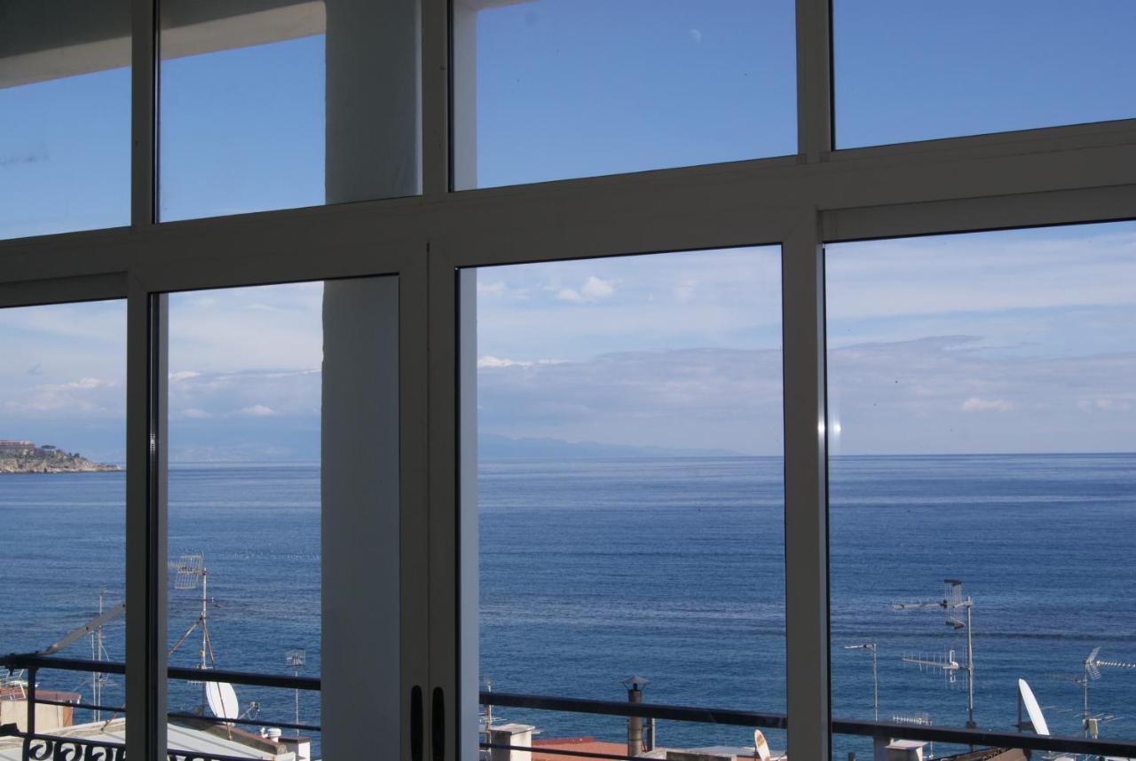 Donna Sicilia Hotel Giardini Naxos Ngoại thất bức ảnh